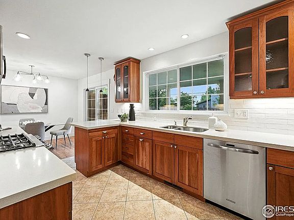 4th image of 2809 Lagrange Cir