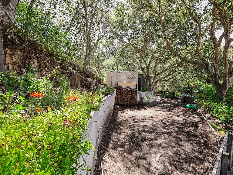 26185 Zdan Rd — Photo 37