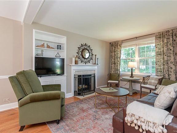 4th image of 645 N Broadway APT 24