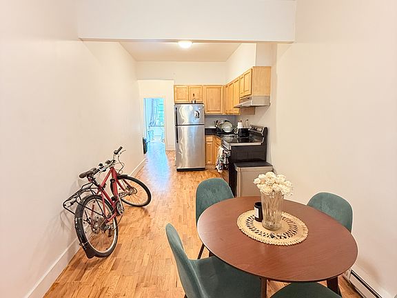 5th image of 195 Wyckoff Ave APT 2L
