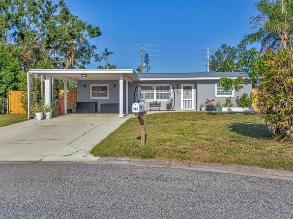 765 Caruso Pl, Sarasota, FL 34237