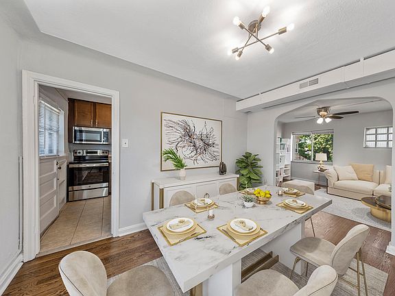 3rd image of 6016 S Kingshighway Blvd #E3