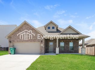 2111 Tallgrass Ter, Centerton, AR 72719