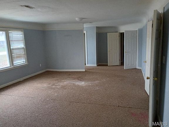 3rd image of 117 Bonita St