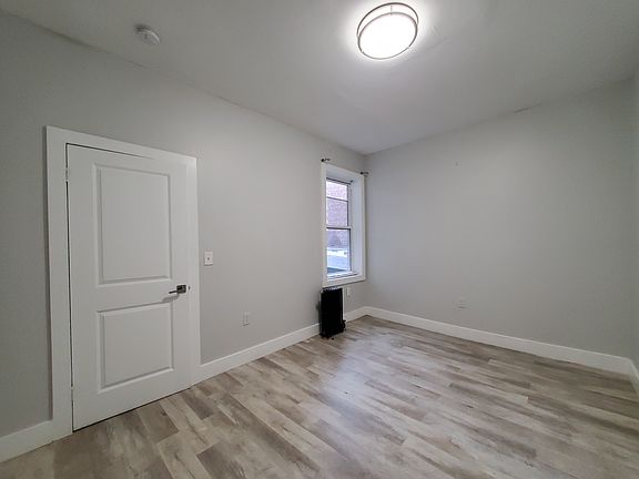 4th image of 58 Van Reypen St #36E