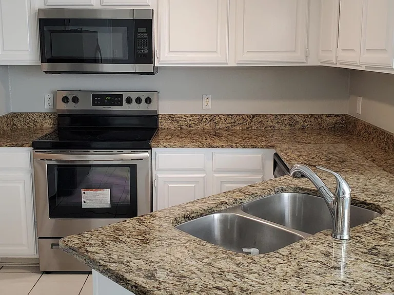 612 Nightshade Dr — Photo 7