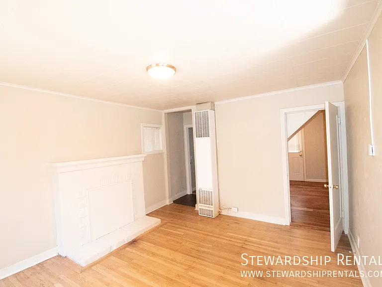 1376 W 6th Ave #A — Photo 3