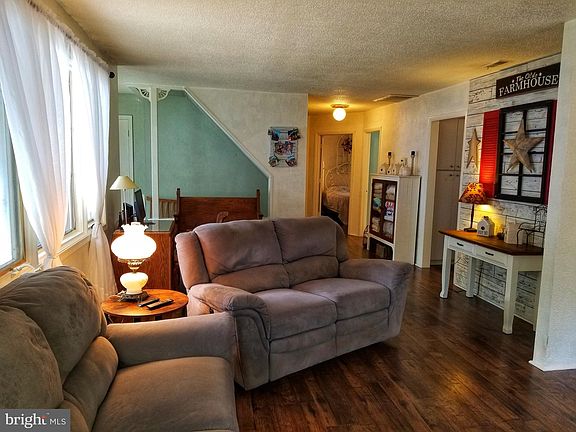 3rd image of 311 Dennis Ave