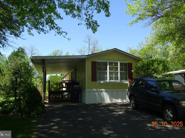 233 Mohn Dr, Shippensburg, PA 17257