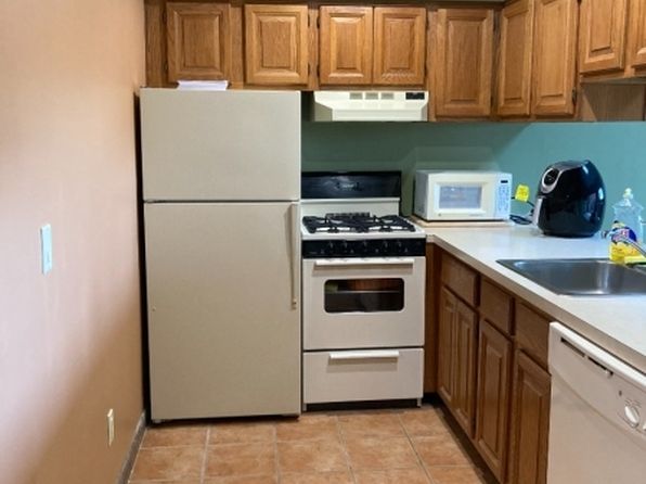 6 Brandywine Dr UNIT 4