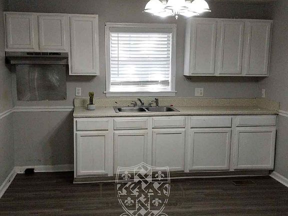3rd image of 330 Vivelle Ave