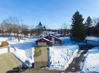 449 Fairview Ct, Hartland, WI 53029