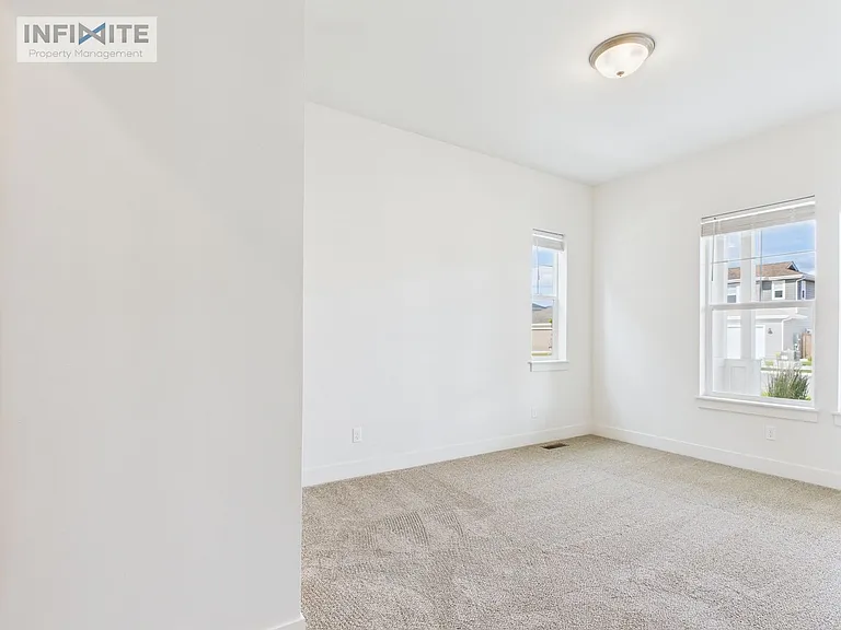 1611 Wyatt Earp Ct — Photo 21