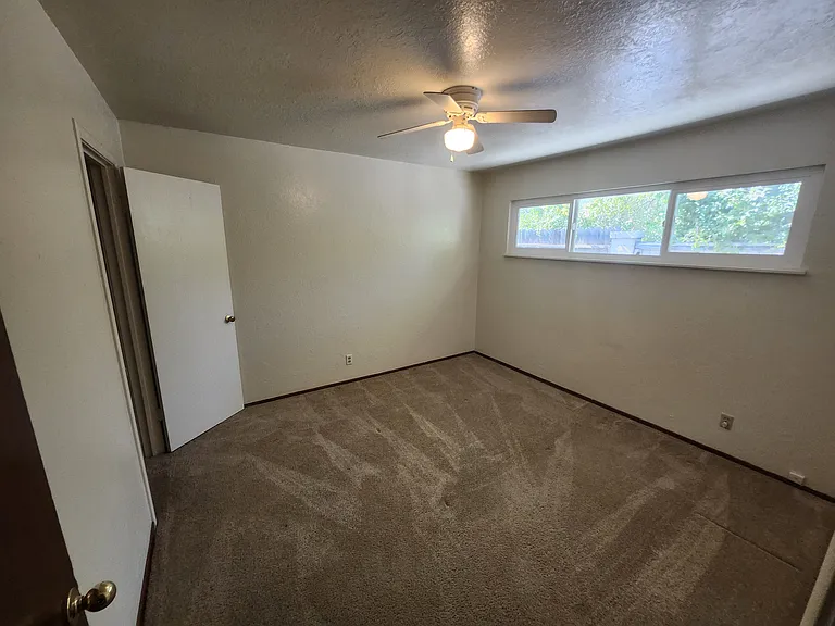 1605 Eastern Ave — Photo 11