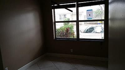 4th image of 5199 Glencove Ln