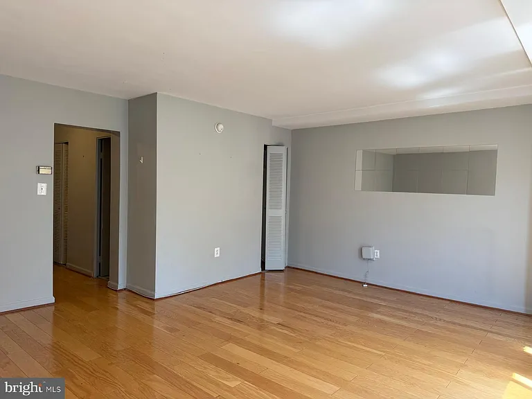 922 24th St NW #520 — Photo 3