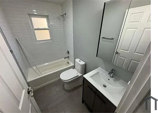 38 Tillinghast St #2L — Photo 7