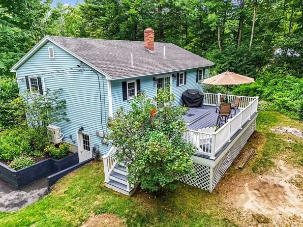 27 Hallet Street, Chelsea, ME 04330