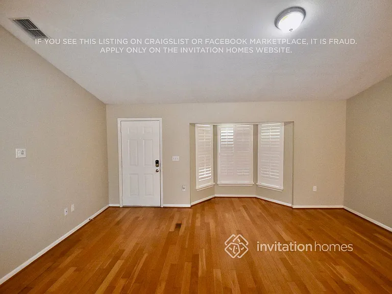 7028 Doehring Dr — Photo 3