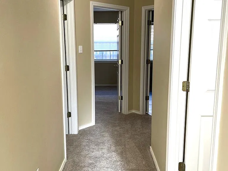 208 Coronado Cir — Photo 7