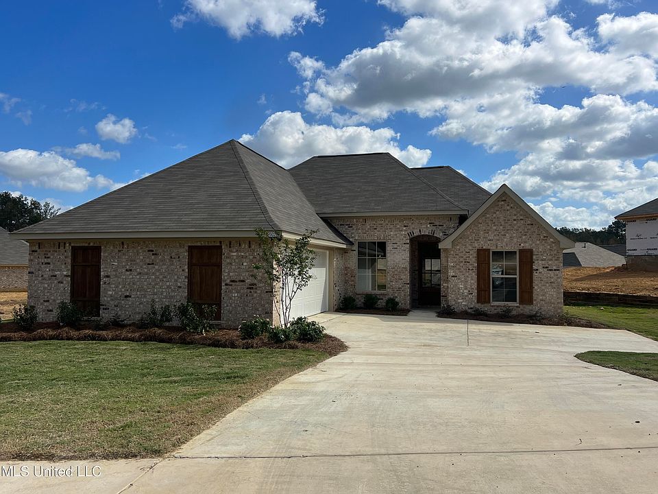 1st image of 502 Silver Hill Dr