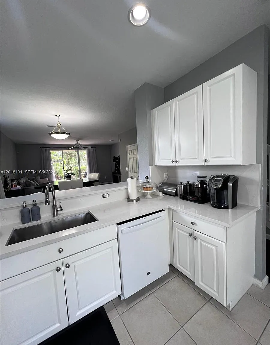Park Place At Plantation — Photo 1