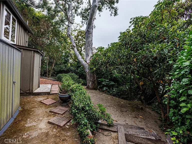 550 Saint Anns Dr — Photo 18