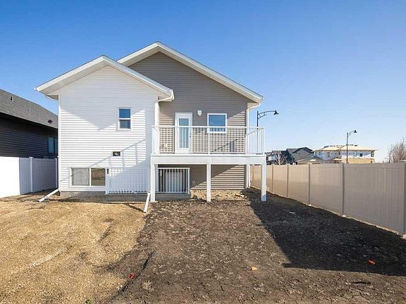4th image of 4 N Emmett Cres
