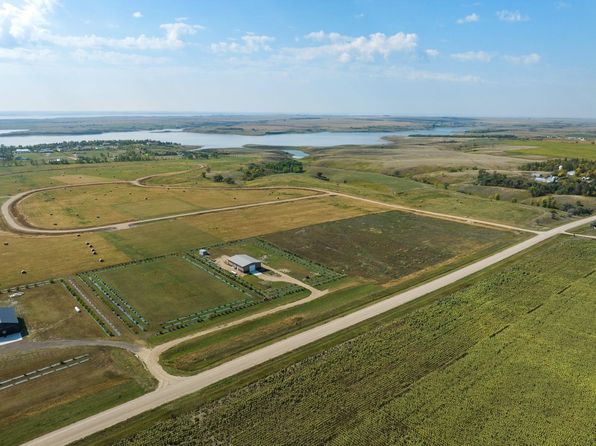 4976 14th St NW, Garrison, ND 58540