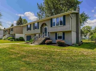 35 Earl St, Hanover, PA 17331