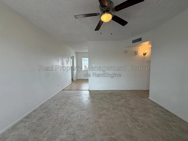 9248 W Mescal St — Photo 3