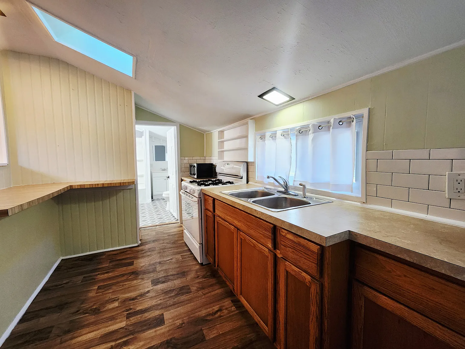 1 bed, 552 sqft, $825 — Photo 4
