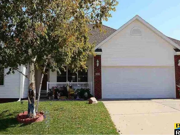 860 N Poplar Dr, Arlington, NE 68002