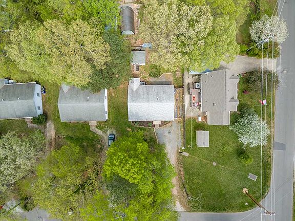 5th image of 1108 Joseph Johnston Ct