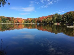 1482 Arrowhead Dr, Pocono Lake, PA