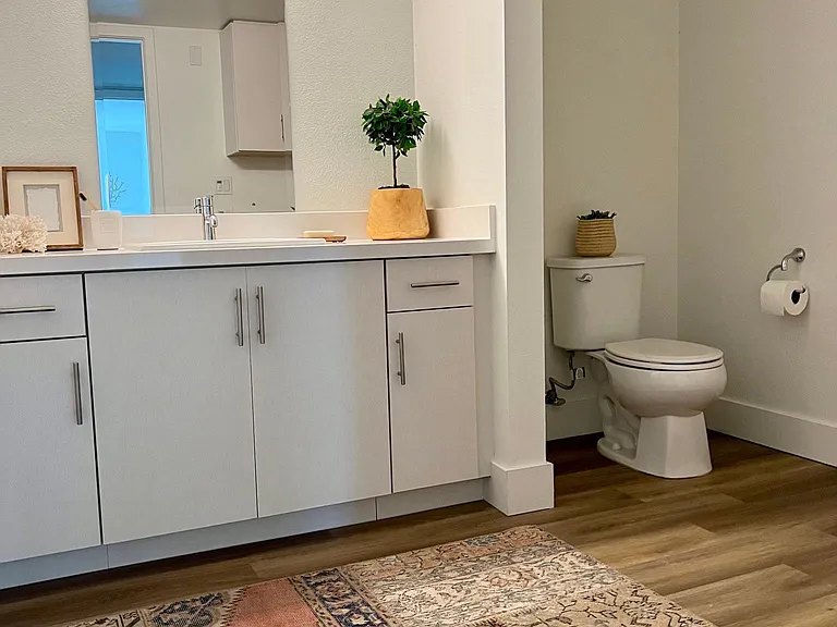 5210 W Olympic Blvd #201 — Photo 9