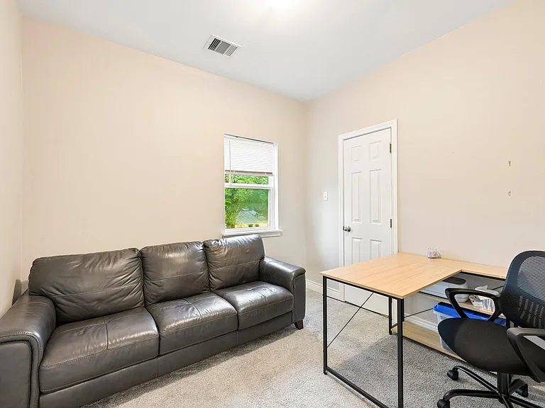 210 Garrotsville St — Photo 26