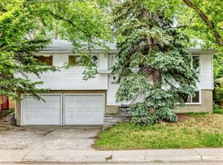 4016 W 37th St NW, Calgary, AB T2L2J3