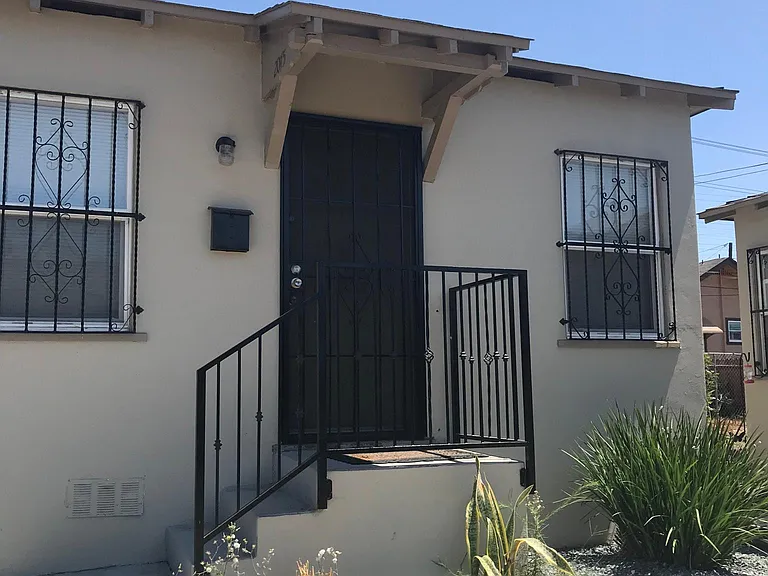 2075 Harrison Ave — Photo 7