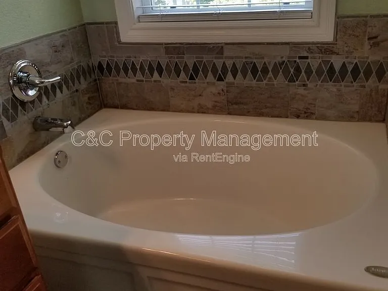 3687 Whitworth Dr — Photo 4
