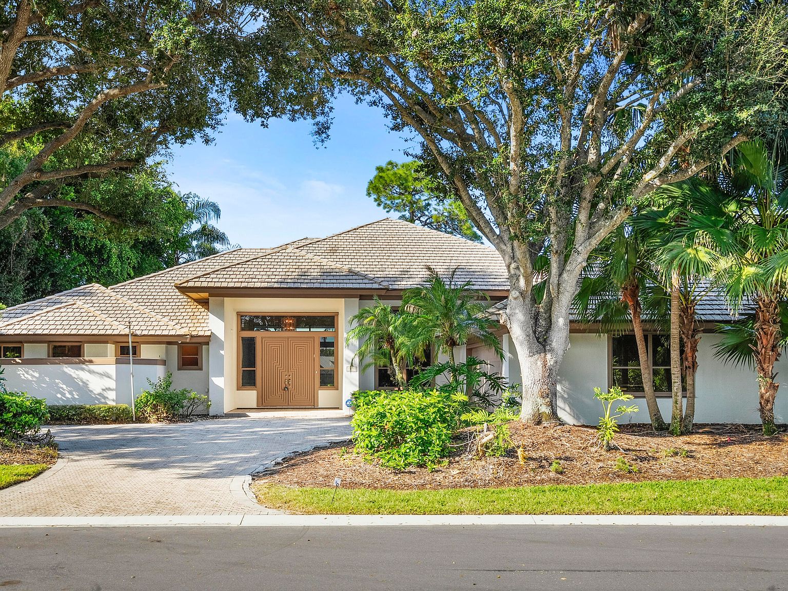 6469 SE Baltusrol Terrace