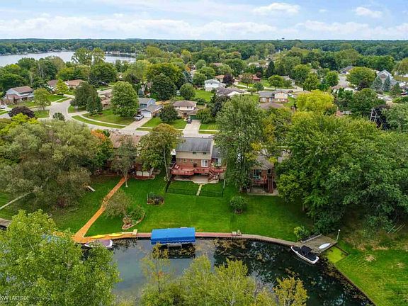 4th image of 4840 Parkridge Dr