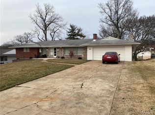 10025 Stonell Dr, Saint Louis, MO 63123