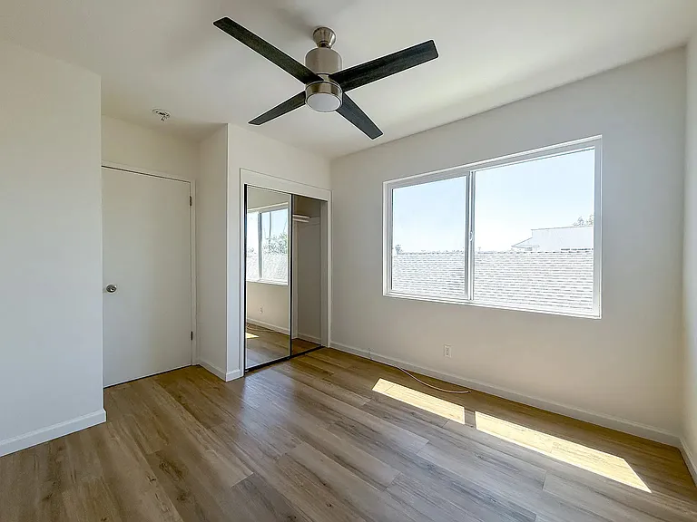 632 Parkman Ave #4 — Photo 9