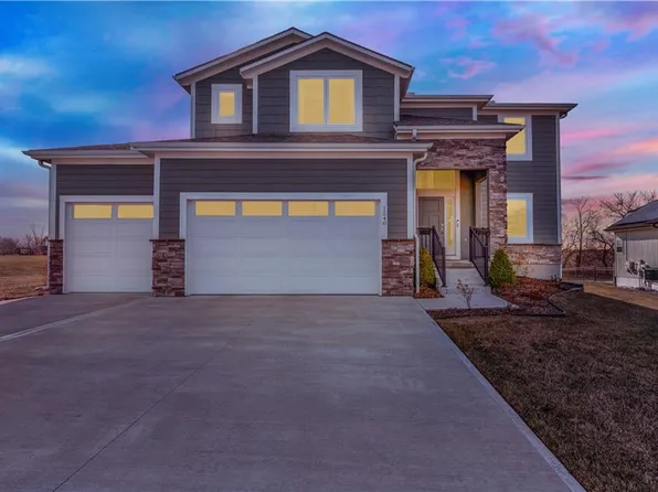 1240 Estates Dr, Warrensburg, MO 64093