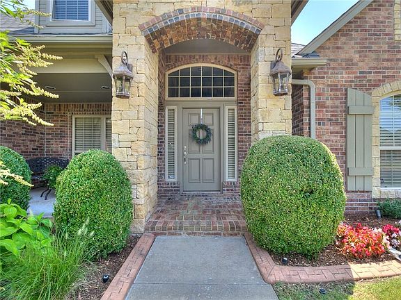 2nd image of 8332 NW 128th Cir