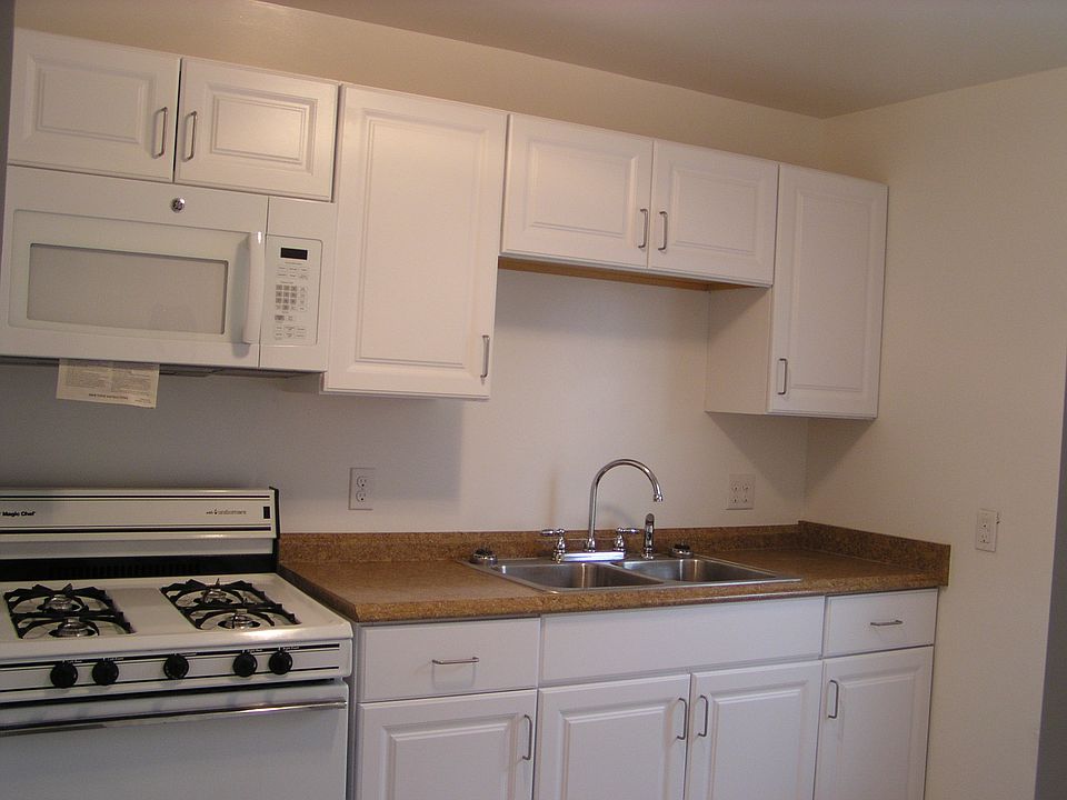 1st image of 111 1/2 Elm St #2nd