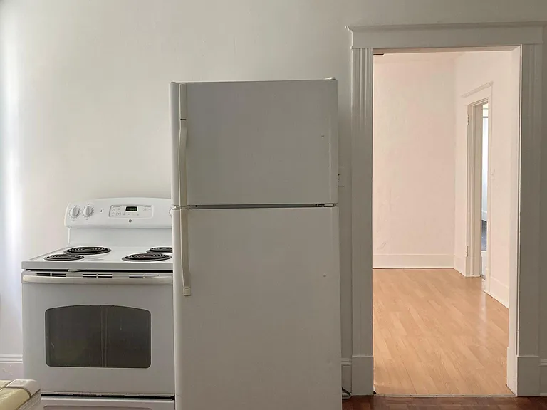 136 King St #B — Photo 9