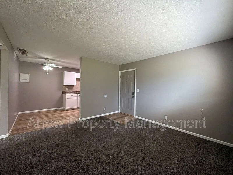 3840 S 46th St — Photo 3