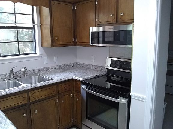 5th image of 5608 Woodcrest Dr